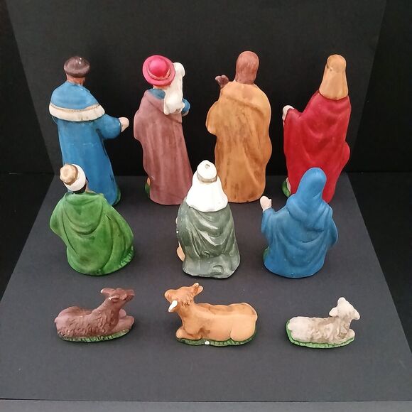 Nativity Set Porcelain 10 Pieces Colorful - Missing Jesus - Replacement Parts - Picture 9 of 11